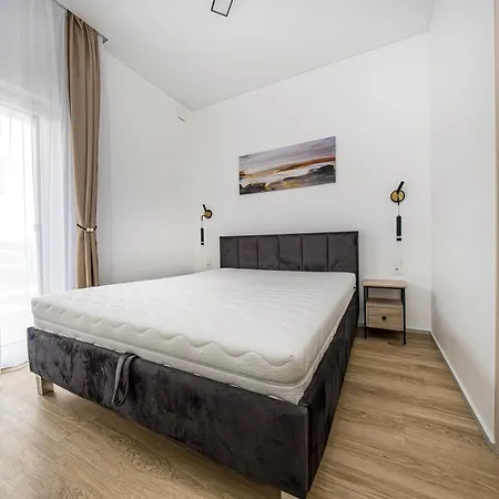 Brauni Modern Vieno Auksto Kotedzas Kunigiskese Takas I Jura 2 Komplekse Apartment Palanga