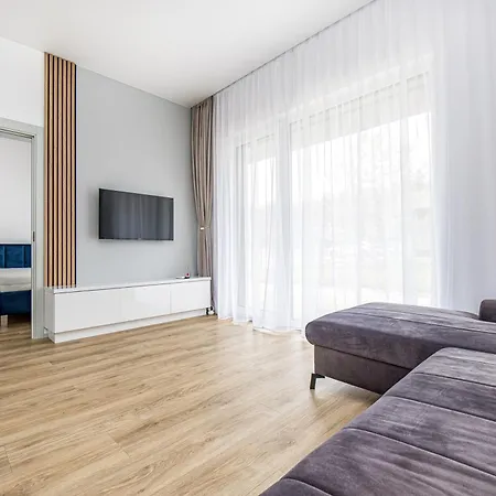 Brauni Modern Vieno Auksto Kotedzas Kunigiskese Takas I Jura 2 Komplekse Apartment