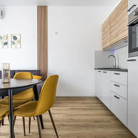 Brauni Modern Vieno Auksto Kotedzas Kunigiskese Takas I Jura 2 Komplekse Apartment