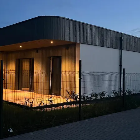 Brauni Modern Vieno Auksto Kotedzas Kunigiskese Takas I Jura 2 Komplekse Apartment